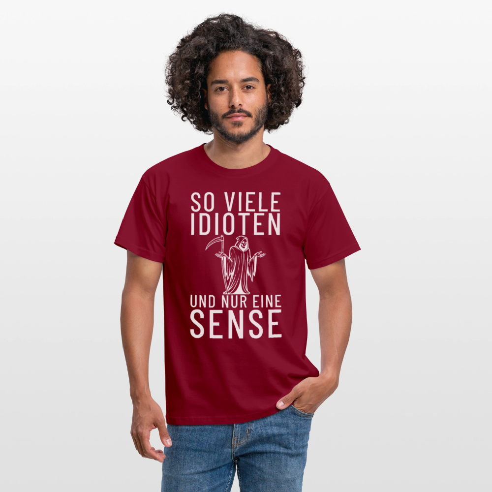 So viele Idioten und nur eine Sense Sensemann Herren T-Shirt - Ziegelrot