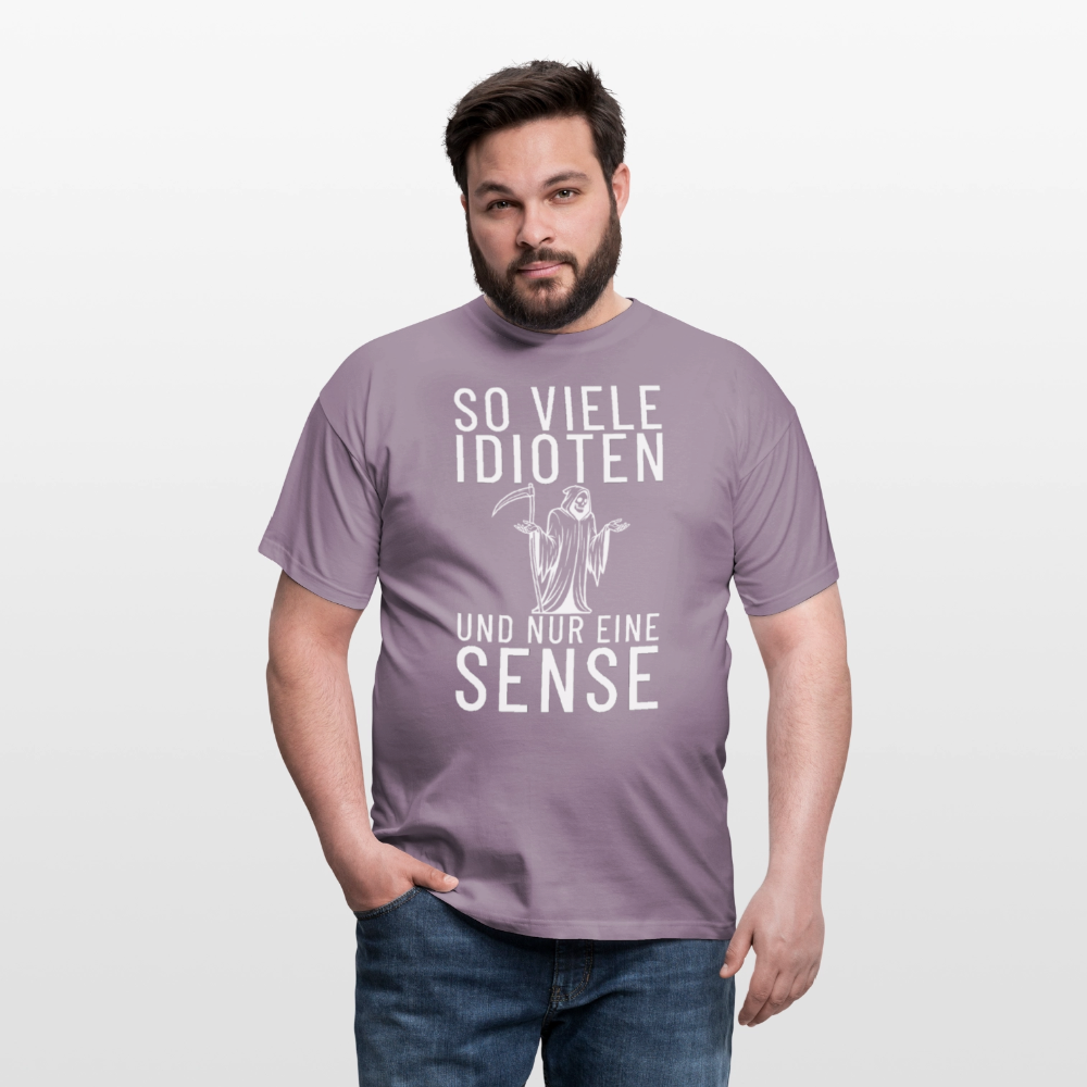 So viele Idioten und nur eine Sense Sensemann Herren T-Shirt - Lilagrau 
